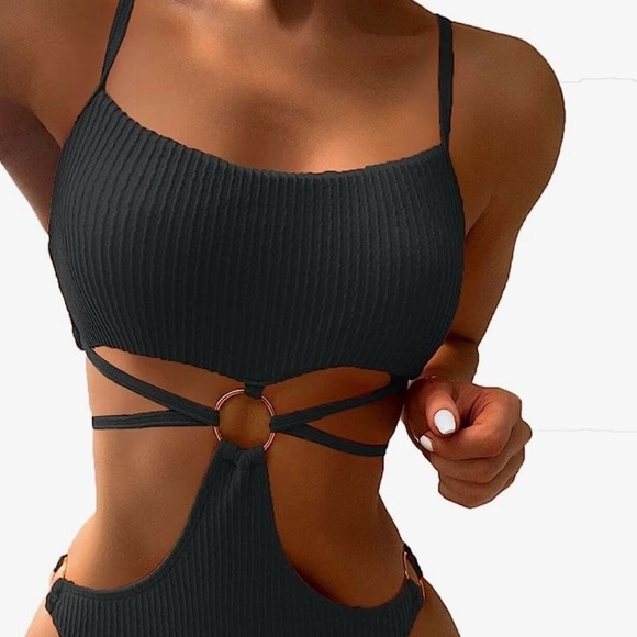 Flatter Me ring linked cut out one piece - Picture 5 of 15